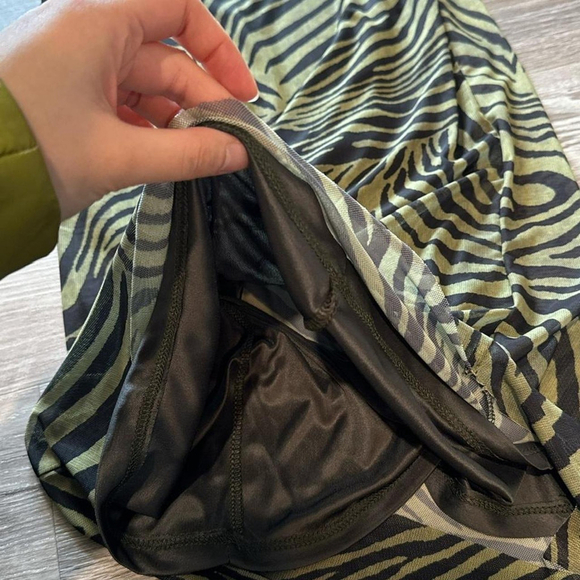 dresses - Picture 4 of 8